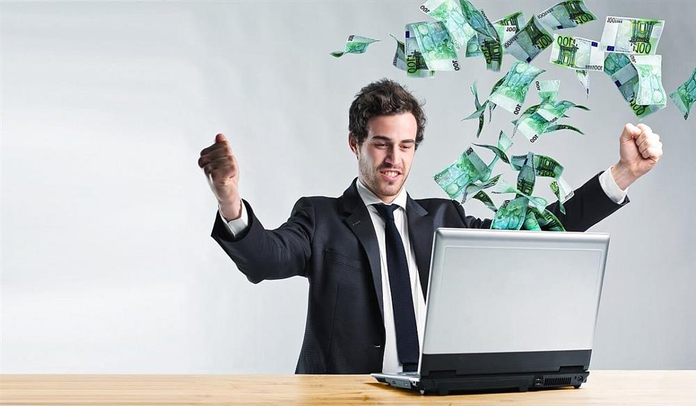 پایین بودن ریسک سرمایه‌گذاری در کسب و کار آنلاین